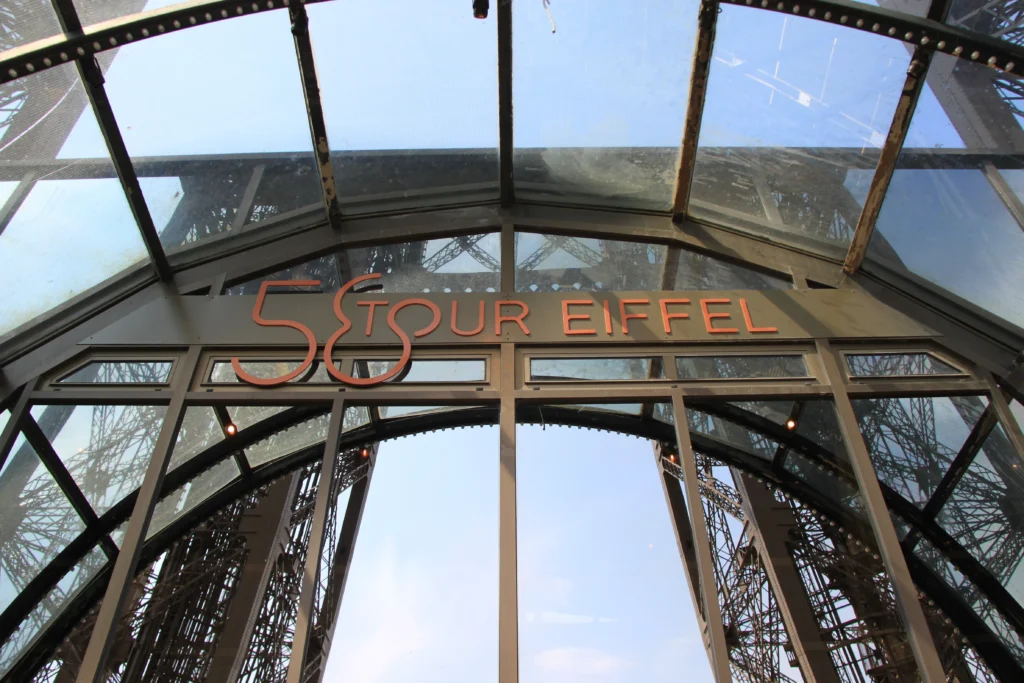 58 Tour Eiffel