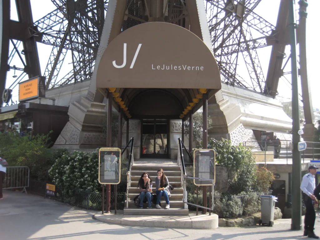 Restaurants Near Eiffel Tower-le jules